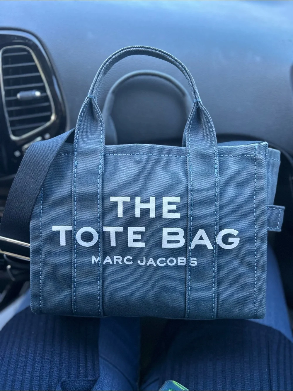Marc Jacobs The Tote Bag - Picture 2 of 7